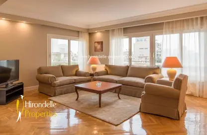 شقة - 2 غرف نوم - 2 حمامات للايجار في شارع حسن عاصم - الزمالك - القاهرة