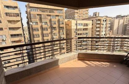 Apartment - 2 Bedrooms - 2 Bathrooms for sale in Mohammed Al Maqref St. - 6th Zone - Nasr City - Cairo