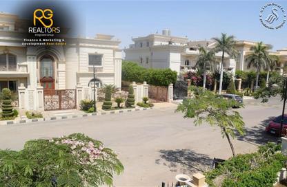 Villa - 6 Bedrooms - 4 Bathrooms for sale in Rawda - Al Wahat Road - 6 October City - Giza