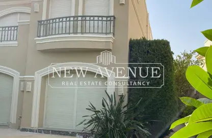 فيلا - 4 غرف نوم - 4 حمامات للبيع في الباتيو 4 - الباتيو - كمبوندات الشروق - مدينة الشروق - القاهرة