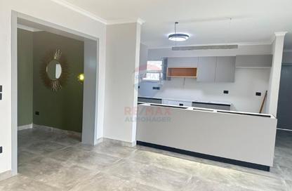 Penthouse - 2 Bedrooms - 3 Bathrooms for sale in October Plaza - 6 October Compounds - 6 October City - Giza