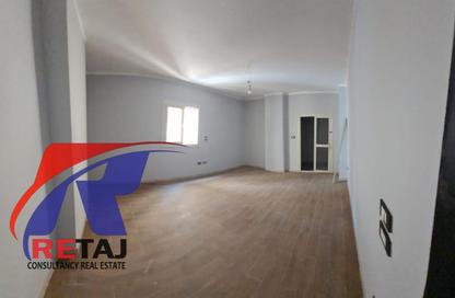 Office Space - Studio - 2 Bathrooms for rent in Mahmoud Awad St. - 6th Zone - Nasr City - Cairo