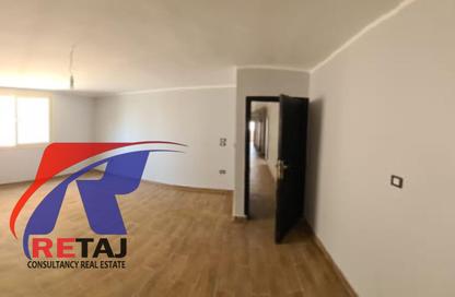 Office Space - Studio - 2 Bathrooms for rent in Mahmoud Awad St. - 6th Zone - Nasr City - Cairo