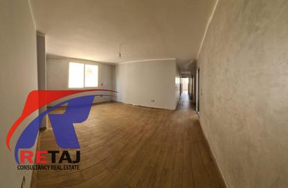 Office Space - Studio - 2 Bathrooms for rent in Mahmoud Awad St. - 6th Zone - Nasr City - Cairo