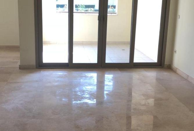 8643717 - Property Image 2