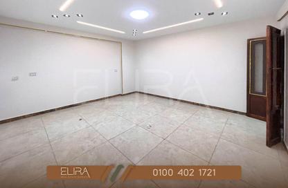 Apartment - 3 Bedrooms - 2 Bathrooms for sale in Iskandar Ibrahim St. - Miami - Hay Awal El Montazah - Alexandria