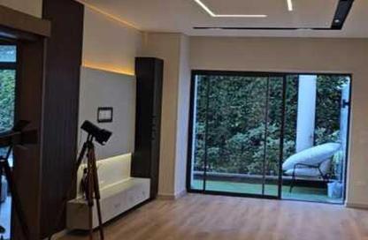 Apartment - 2 Bedrooms - 2 Bathrooms for sale in Lake View Residence - 5th Settlement Compounds - The 5th Settlement - New Cairo City - Cairo