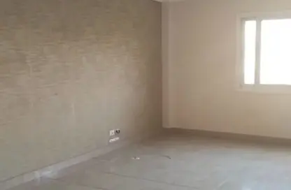 شقة - 4 غرف نوم - 3 حمامات للايجار في B10 - مدينتي - القاهرة