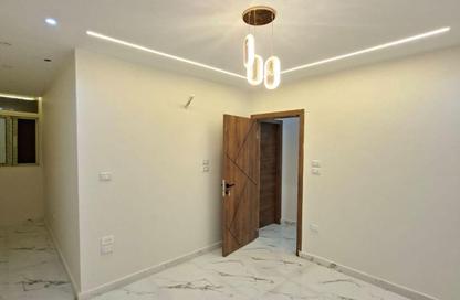 Apartment - 2 Bedrooms - 1 Bathroom for sale in Hadayek El Ahram - Giza
