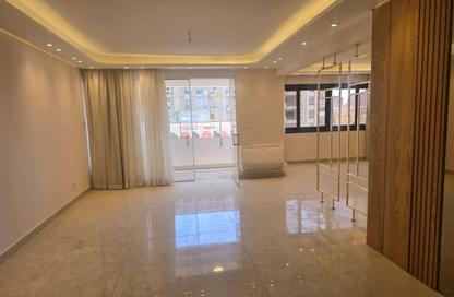 Apartment - 3 Bedrooms - 3 Bathrooms for sale in Shooting Club Street - Dokki - Giza