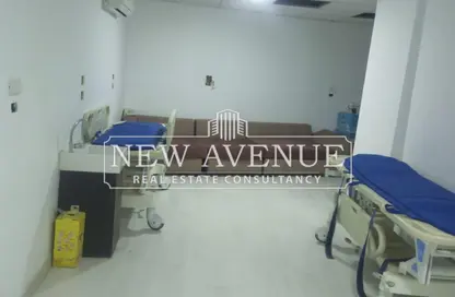 عيادة - 3 غرف نوم - 2 حمامات للايجار في مجمع أوزون الطبي - النرجس - مدينة القاهرة الجديدة - القاهرة