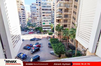 Apartment - 2 Bedrooms - 1 Bathroom for sale in Mostafa Abou Heif St. - Saba Basha - Hay Sharq - Alexandria