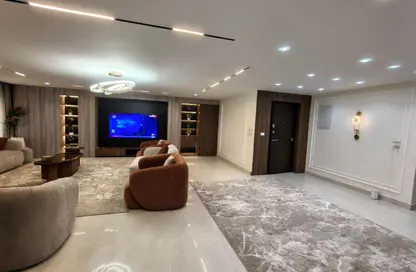 شقة - 3 غرف نوم - 3 حمامات للايجار في شارع حافظ رمضان - المنطقة السادسة - مدينة نصر - القاهرة