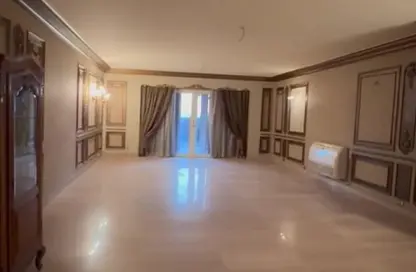 Apartment - 4 Bedrooms - 3 Bathrooms for sale in Misr Helwan Agriculture Road - Maadi - Hay El Maadi - Cairo