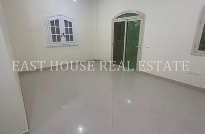 Apartment - 3 Bedrooms - 2 Bathrooms for rent in Ganoob El Acadimia - New Cairo City - Cairo