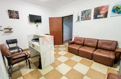 مساحات مكتبية - 2 غرف نوم - 1 حمام للبيع في شارع الجلاء - فيكتوريا - حي اول المنتزة - الاسكندرية