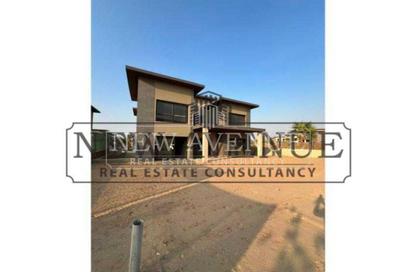 Villa - 4 - 5 for sale in Swan Lake Residence - 5th Settlement Compounds - The 5th Settlement - New Cairo City - Cairo