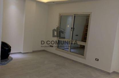 Apartment - 3 Bedrooms - 1 Bathroom for rent in Gardenia Mall St. - The 1st Settlement - New Cairo City - Cairo