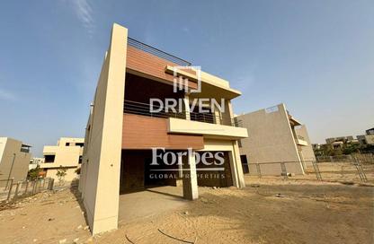 Villa - 4 Bedrooms - 5 Bathrooms for sale in The Crown - Cairo Alexandria Desert Road - 6 October City - Giza
