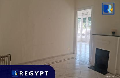 Apartment - 2 Bedrooms - 2 Bathrooms for rent in El Gezirah St. - Zamalek - Cairo