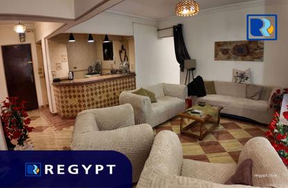 Apartment - 3 Bedrooms - 1 Bathroom for rent in Taha Hussein St. - Zamalek - Cairo