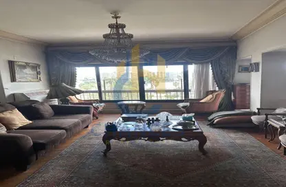 Apartment - 2 Bedrooms - 2 Bathrooms for sale in Cornish El Nile St. - Maadi - Hay El Maadi - Cairo