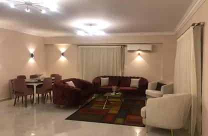 شقة - 3 غرف نوم - 3 حمامات للايجار في الحي الثامن - الشيخ زايد - الجيزة