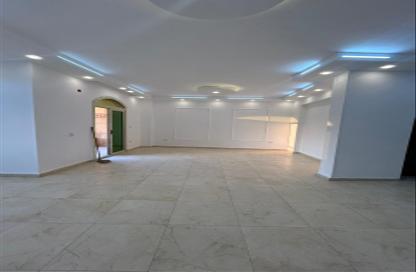 Apartment - 3 Bedrooms - 2 Bathrooms for rent in Area A - Ganoob El Acadimia - New Cairo City - Cairo