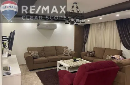 شقة - 3 غرف نوم - 2 حمامات للايجار في شارع محمود حافظ - ميدان تريومف - النزهة - القاهرة