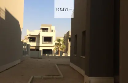 فيلا - 4 غرف نوم - 4 حمامات للبيع في كمبوند فيلدج جاردن القطامية - كمبوندات التجمع الخامس - التجمع الخامس - مدينة القاهرة الجديدة - القاهرة