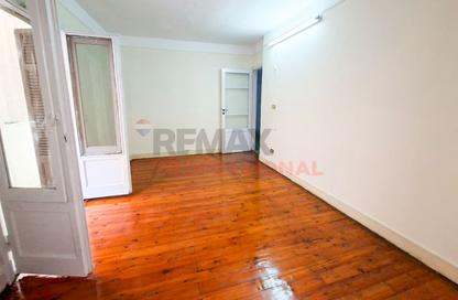 Apartment - 3 - 1 for rent in Omar Al Mokhtar St. - Janaklees - Hay Sharq - Alexandria