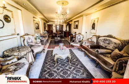 Apartment - 3 Bedrooms - 2 Bathrooms for sale in Al Ekbal St. - Laurent - Hay Sharq - Alexandria