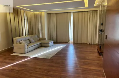 شقة - 2 غرف نوم - 2 حمامات للايجار في فيلدج جيت - المستثمرين الجنوبية - مدينة القاهرة الجديدة - القاهرة