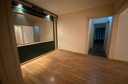 Apartment - 2 Bedrooms - 1 Bathroom for rent in Dr Abd Al Shafy Mohamed St. - Al Hadiqah Al Dawliyah - 7th District - Nasr City - Cairo