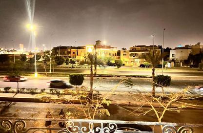 شقة - 3 غرف نوم - 2 حمامات للايجار في شارع البستان - الحي التاسع - الشيخ زايد - الجيزة