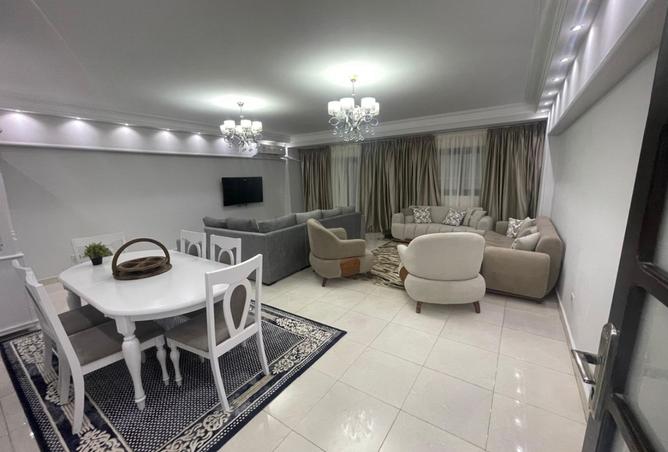 98815311 - Property Image 2