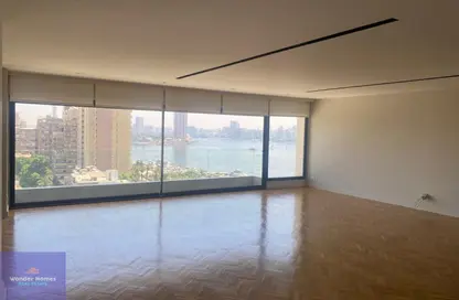 Apartment - 4 Bedrooms - 4 Bathrooms for rent in Nile St. - Dokki - Giza