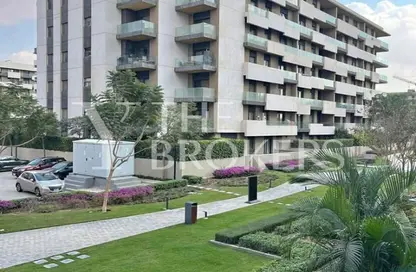 شقة - 3 غرف نوم - 2 حمامات للبيع في كمبوند البروج - كمبوندات الشروق - مدينة الشروق - القاهرة