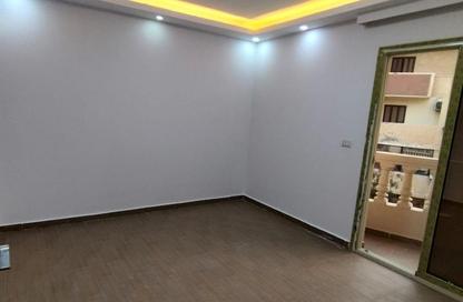 Apartment - 3 Bedrooms - 1 Bathroom for sale in 4th District - 6 October City - Giza