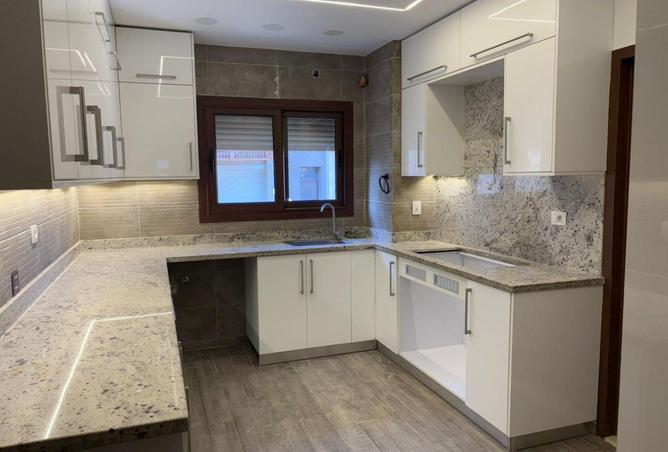 60477448 - Property Image 3