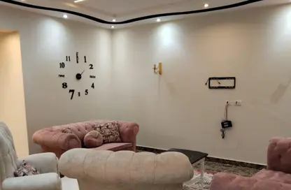 شقة - 3 غرف نوم - 2 حمامات للبيع في شارع ابراهيم الشواربي - المنطقة الأولى - مدينة نصر - القاهرة