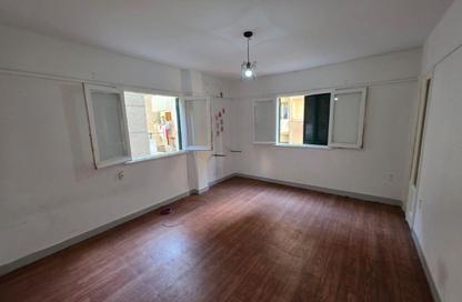 Apartment - 3 Bedrooms - 1 Bathroom for sale in El Manial - Hay El Manial - Cairo Apartment - 3 Bedrooms - 1 Bathroom for sale in El Manial - Hay El Manial - Cairo