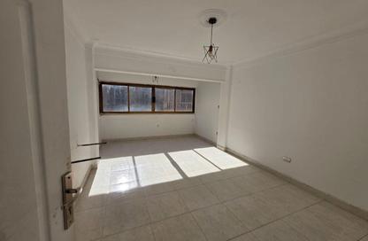 Apartment - 3 Bedrooms - 1 Bathroom for sale in El Manial - Hay El Manial - Cairo Apartment - 3 Bedrooms - 1 Bathroom for sale in El Manial - Hay El Manial - Cairo