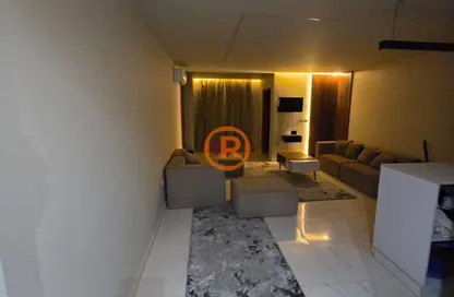 شقة - غرفة نوم - 1 حمام للايجار في وان قطامية - كمبوندات القطامية - القطامية - مدينة القاهرة الجديدة - القاهرة