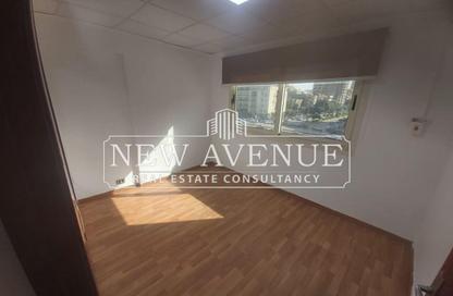 Office Space - 3 Bedrooms - 2 Bathrooms for rent in Gameat Al Dewal Al Arabeya St. - Mohandessin - Giza