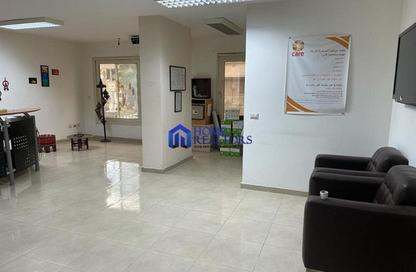 Whole Building - Studio - 7+ Bathrooms for rent in Souk EL Zahraa Wa Al Maadi St. - Zahraa El Maadi - Hay El Maadi - Cairo