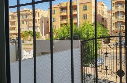 Apartment - 3 Bedrooms - 2 Bathrooms for sale in 4th Area - Shorouk City - Cairo