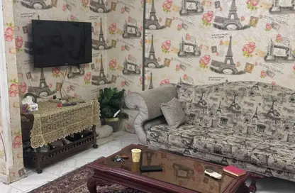 Apartment - 3 Bedrooms - 2 Bathrooms for sale in Zaker Hussein St. - Al Hadiqah Al Dawliyah - 7th District - Nasr City - Cairo