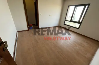 شقة - 3 غرف نوم - 3 حمامات للايجار في ذا كورت ياردز - كمبوندات الشيخ زايد - الشيخ زايد - الجيزة