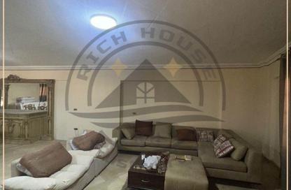 Apartment - 3 Bedrooms - 3 Bathrooms for sale in Shaarawy St. - Laurent - Hay Sharq - Alexandria